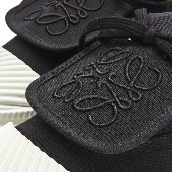 LOEWE Anagram Flap Sneakers in Black Canvas Size EU 40 / US 10 - Picture 6 of 8